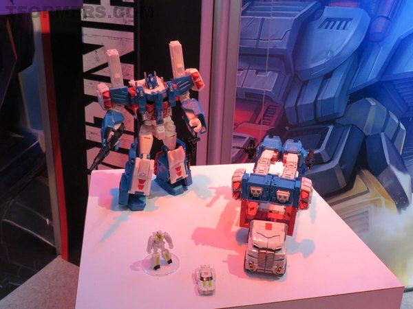 Toy Fair 2015   First Looks At Ultra Magnus And Minimus Ambus Combiner Wars Figures Images  (58 of 130)
